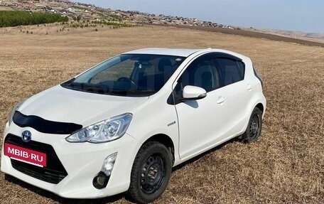 Toyota Aqua I, 2015 год, 1 049 000 рублей, 2 фотография