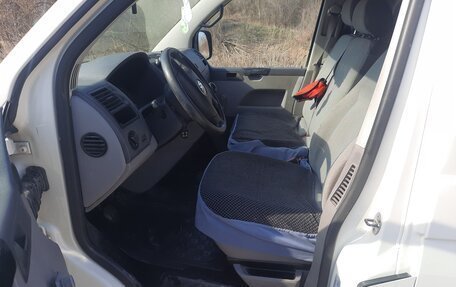 Volkswagen Transporter T5 рестайлинг, 2004 год, 1 300 000 рублей, 2 фотография