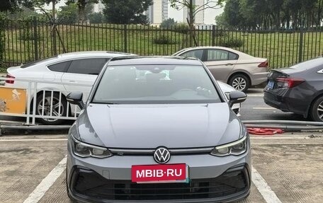 Volkswagen Golf VIII, 2021 год, 1 350 300 рублей, 3 фотография