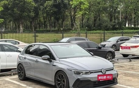 Volkswagen Golf VIII, 2021 год, 1 350 300 рублей, 2 фотография