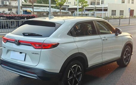 Honda Vezel, 2023 год, 1 900 000 рублей, 6 фотография