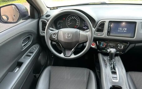 Honda Vezel, 2021 год, 1 450 000 рублей, 10 фотография