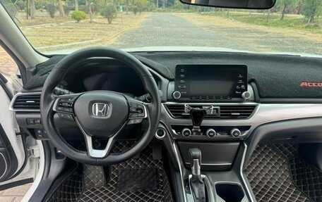 Honda Accord IX рестайлинг, 2021 год, 1 800 000 рублей, 11 фотография