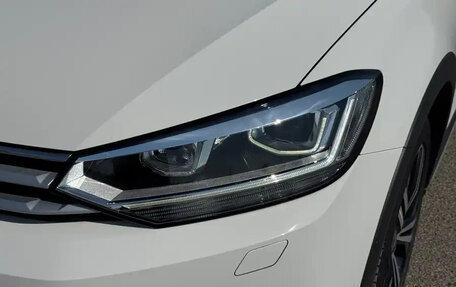 Volkswagen Touran III, 2021 год, 1 690 099 рублей, 9 фотография