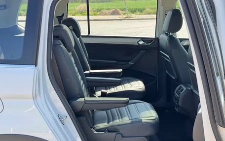 Volkswagen Touran III, 2021 год, 1 690 099 рублей, 15 фотография
