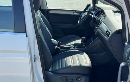Volkswagen Touran III, 2021 год, 1 690 099 рублей, 14 фотография