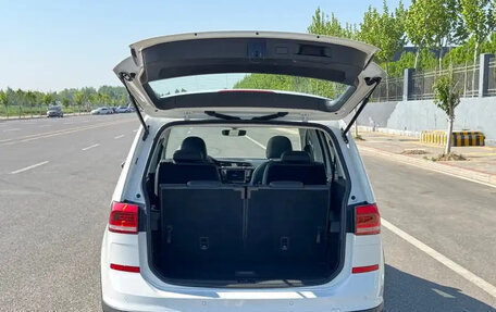 Volkswagen Touran III, 2021 год, 1 690 099 рублей, 17 фотография