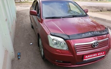 Toyota Avensis III рестайлинг, 2004 год, 850 000 рублей, 1 фотография