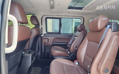 Hyundai Grand Starex Grand Starex I рестайлинг 2, 2020 год, 2 935 000 рублей, 13 фотография
