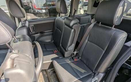 Toyota ISis I, 2012 год, 1 032 000 рублей, 12 фотография