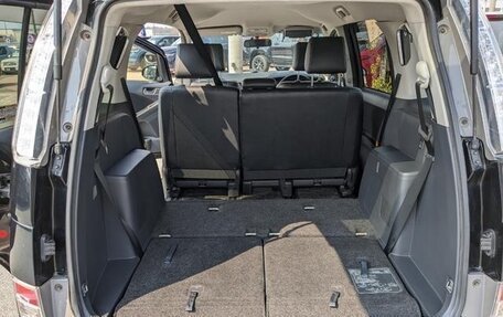 Toyota ISis I, 2012 год, 1 032 000 рублей, 15 фотография