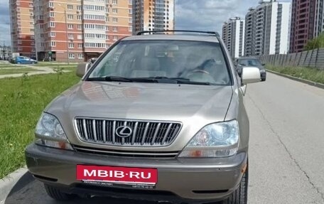 Lexus RX IV рестайлинг, 2001 год, 940 000 рублей, 6 фотография