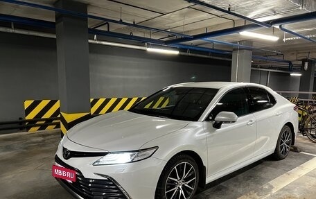 Toyota Camry, 2021 год, 3 650 000 рублей, 5 фотография