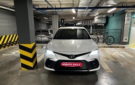 Toyota Camry, 2021 год, 3 650 000 рублей, 6 фотография
