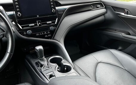 Toyota Camry, 2021 год, 3 650 000 рублей, 16 фотография
