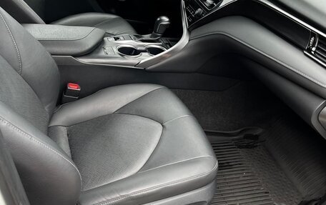 Toyota Camry, 2021 год, 3 650 000 рублей, 19 фотография