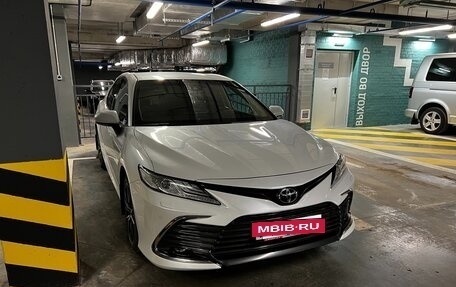 Toyota Camry, 2021 год, 3 650 000 рублей, 8 фотография