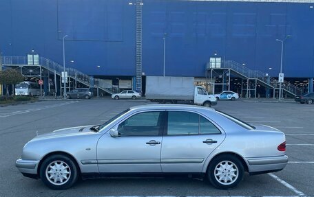 Mercedes-Benz E-Класс, 1998 год, 600 000 рублей, 3 фотография