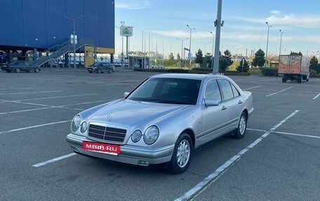 Mercedes-Benz E-Класс, 1998 год, 600 000 рублей, 5 фотография