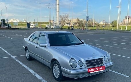 Mercedes-Benz E-Класс, 1998 год, 600 000 рублей, 7 фотография