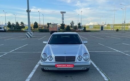 Mercedes-Benz E-Класс, 1998 год, 600 000 рублей, 4 фотография
