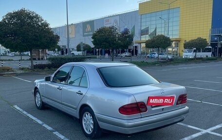 Mercedes-Benz E-Класс, 1998 год, 600 000 рублей, 8 фотография