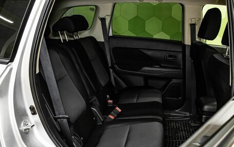 Mitsubishi Outlander III рестайлинг 3, 2016 год, 1 926 000 рублей, 13 фотография