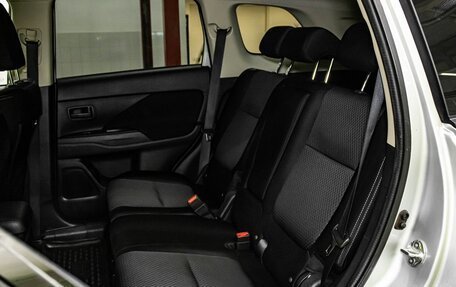 Mitsubishi Outlander III рестайлинг 3, 2016 год, 1 926 000 рублей, 14 фотография