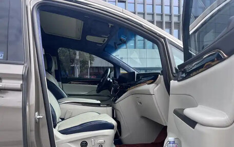 Buick GL8, 2022 год, 3 200 000 рублей, 6 фотография