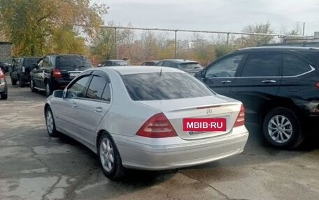 Mercedes-Benz C-Класс, 2003 год, 550 000 рублей, 3 фотография