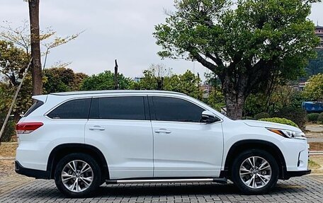 Toyota Highlander III, 2021 год, 3 120 000 рублей, 6 фотография