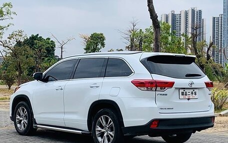 Toyota Highlander III, 2021 год, 3 120 000 рублей, 3 фотография