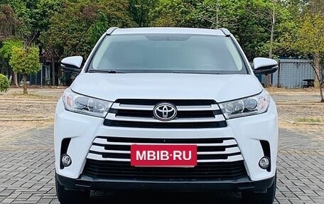 Toyota Highlander III, 2021 год, 3 120 000 рублей, 2 фотография