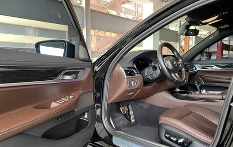 BMW 7 серия, 2018 год, 3 815 000 рублей, 11 фотография