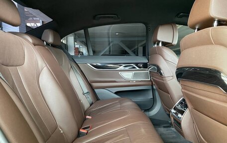 BMW 7 серия, 2018 год, 3 815 000 рублей, 18 фотография