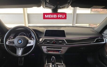 BMW 7 серия, 2018 год, 3 815 000 рублей, 14 фотография