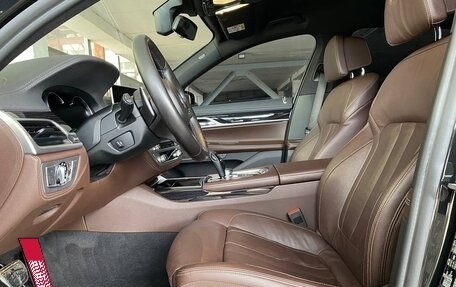 BMW 7 серия, 2018 год, 3 815 000 рублей, 12 фотография
