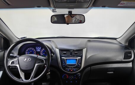 Hyundai Solaris II рестайлинг, 2011 год, 645 000 рублей, 12 фотография