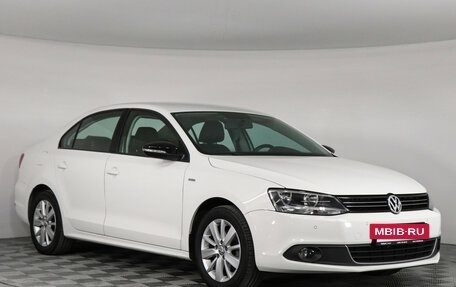 Volkswagen Jetta VI, 2013 год, 897 000 рублей, 3 фотография