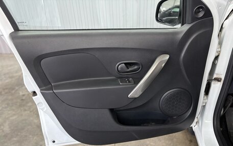 Renault Sandero II рестайлинг, 2017 год, 877 000 рублей, 13 фотография