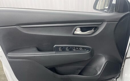 KIA Rio IV, 2021 год, 1 727 000 рублей, 18 фотография