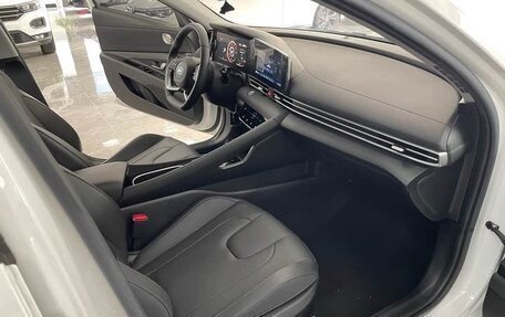 Hyundai Elantra, 2022 год, 1 420 000 рублей, 5 фотография