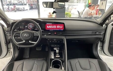 Hyundai Elantra, 2022 год, 1 420 000 рублей, 6 фотография
