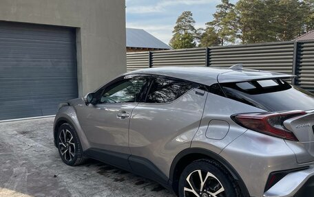 Toyota C-HR I рестайлинг, 2017 год, 1 950 000 рублей, 2 фотография