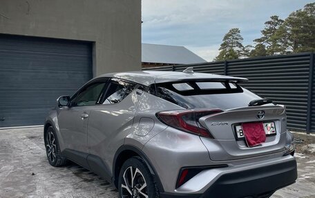 Toyota C-HR I рестайлинг, 2017 год, 1 950 000 рублей, 15 фотография
