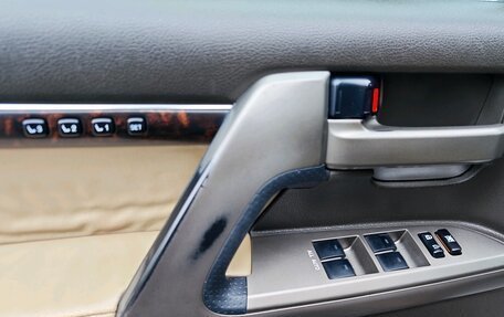 Toyota Land Cruiser 200, 2007 год, 2 300 000 рублей, 10 фотография