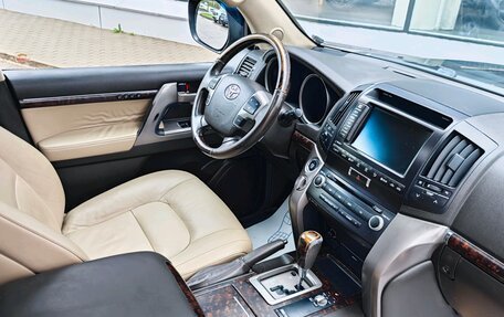 Toyota Land Cruiser 200, 2007 год, 2 300 000 рублей, 14 фотография