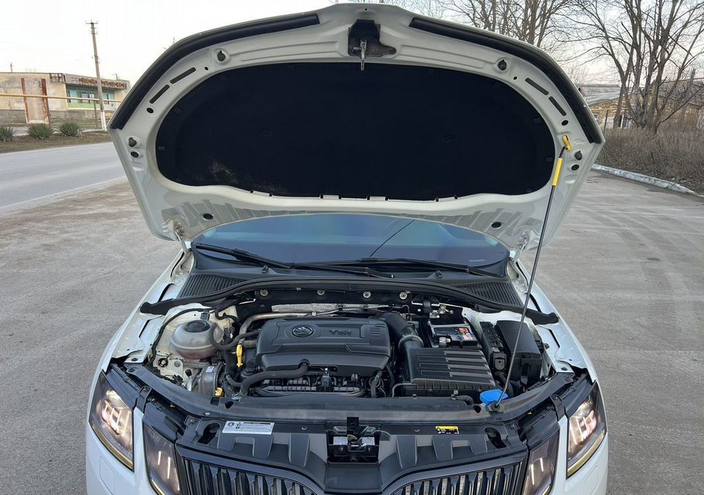 Skoda Octavia, 2018 год, 2 400 000 рублей, 17 фотография