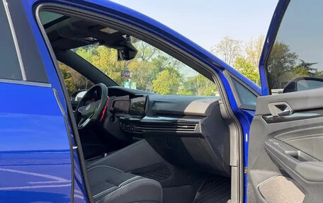 Volkswagen Golf VIII, 2021 год, 1 740 000 рублей, 13 фотография