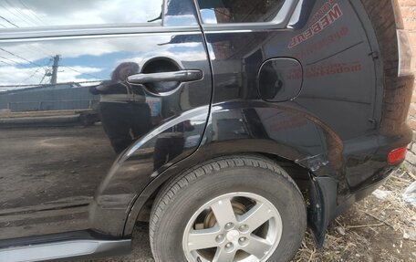 Mitsubishi Outlander III рестайлинг 3, 2010 год, 950 000 рублей, 3 фотография